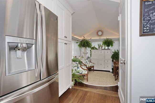 Building Photo - 2 Maysenger Rd