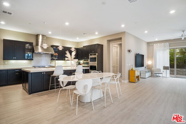 Building Photo - 101 Turnstone