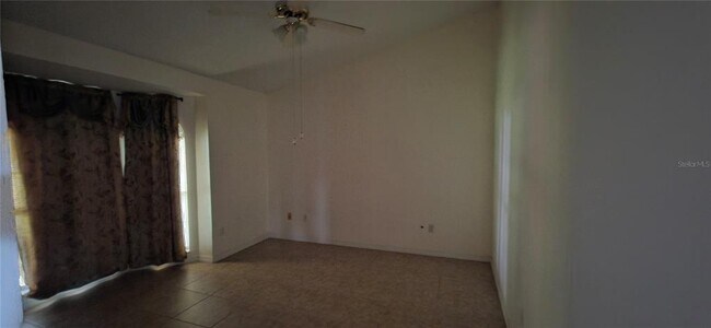 Building Photo - 5 Midway Ct
