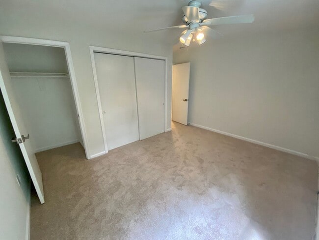 Building Photo - Broadneck Schools! 2 Bedroom Townhouse Sty...