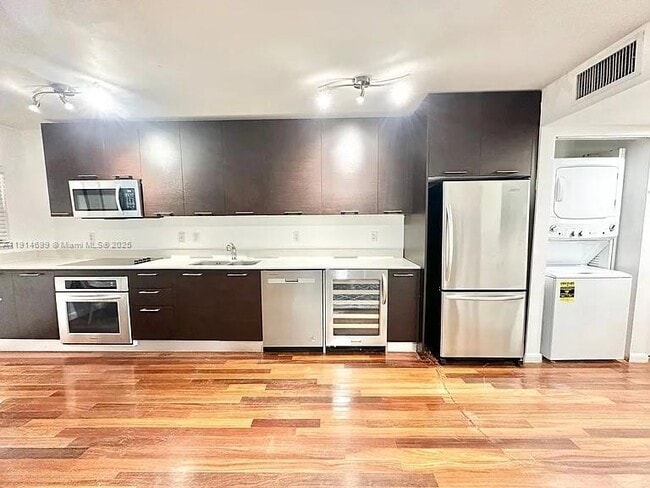 Building Photo - 1550 Pennsylvania Ave