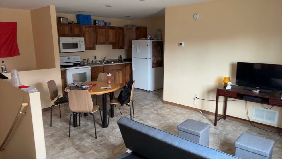 3 bedroom Unit A - 106 11th St NE