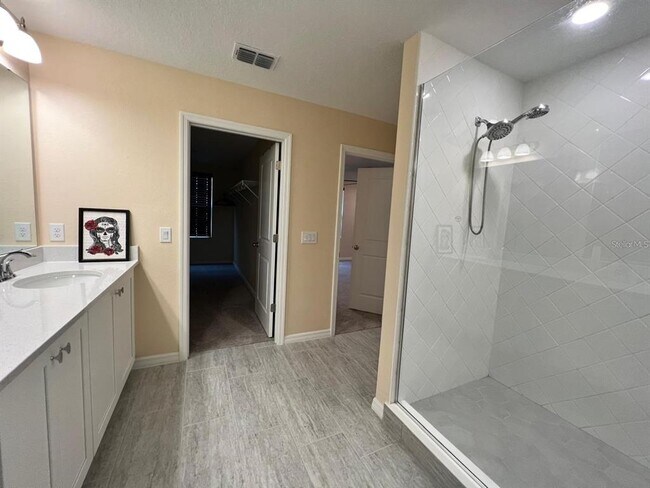 Building Photo - 700 Split Hoof Dr