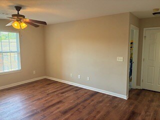 Building Photo - 4805 Poplar Crest Way