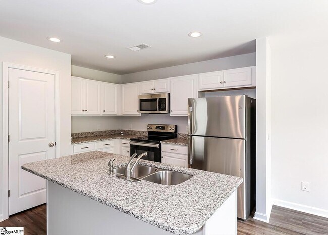 Building Photo - 502 Pollyanna Dr