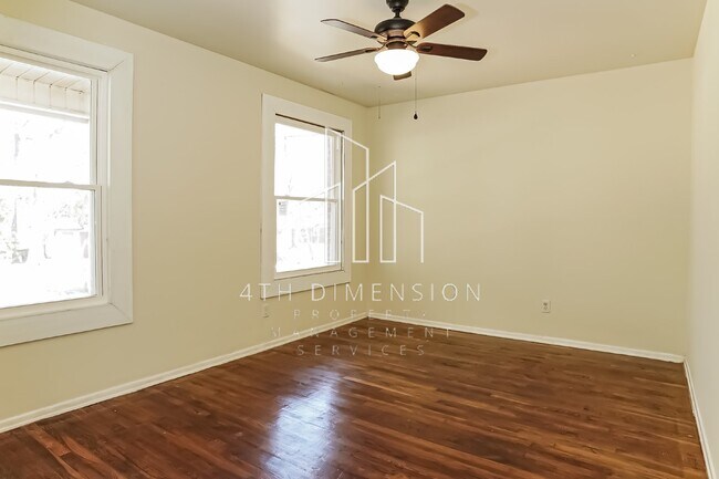 Building Photo - Charming 3 Bedroom Rental Home with Spacio...