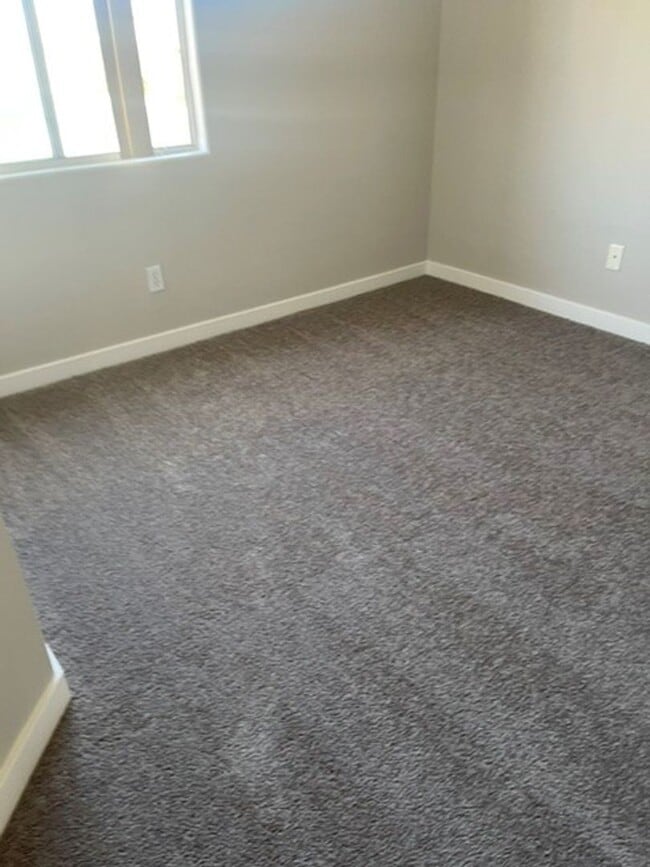 Building Photo - Stylishly Updated 4 Bed 2.5 Bath Corner Lot Home Near 95 & Russell with Spacious Layout & Outdoor...