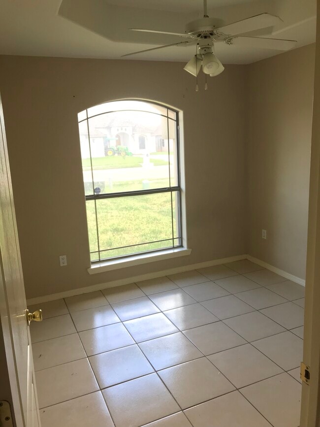 Building Photo - 6708 Tenaza Dr