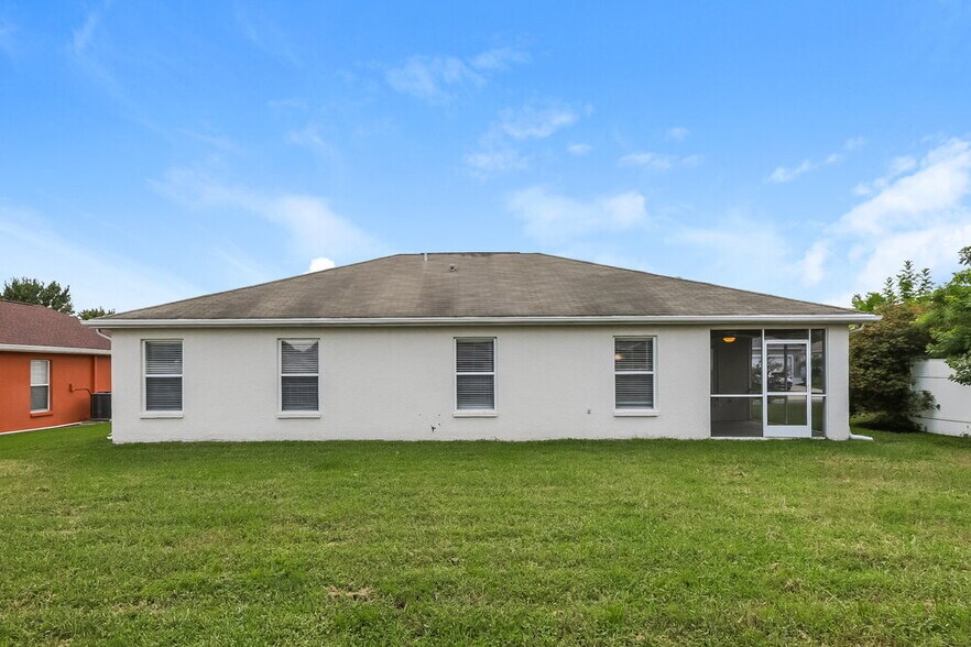 Building Photo - 1620 Totem Pole Way