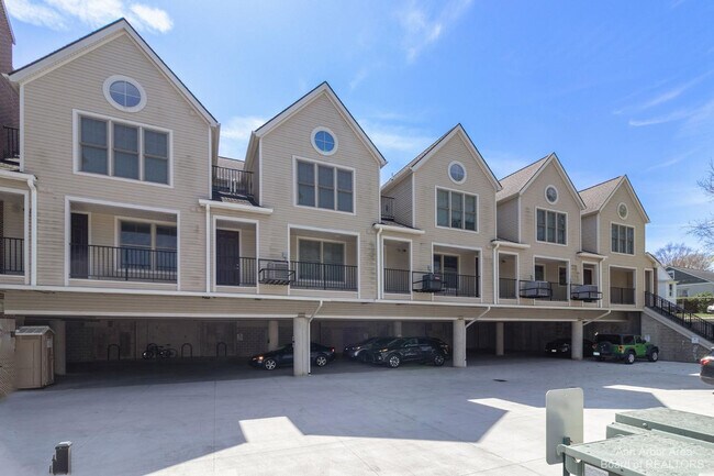 Building Photo - 260 Snyder Ave