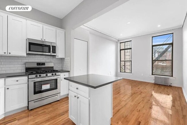 Primary Photo - 42 Woodhull St