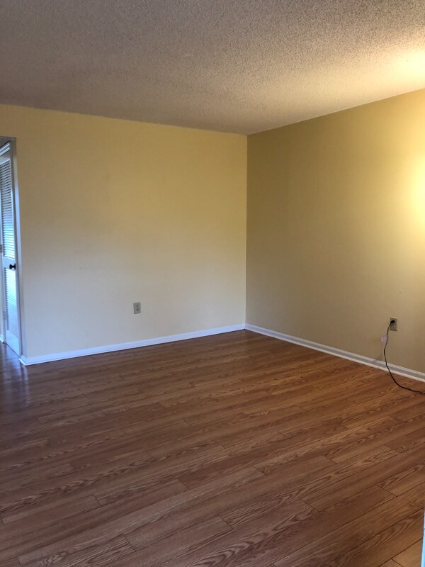 Building Photo - 250 Elm St