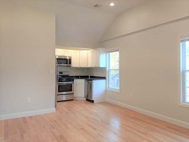 Building Photo - 44 Cogswell Ave