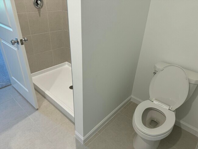 Building Photo - 664 Carlyle Wy