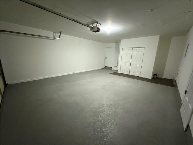 Building Photo - 520 Cranberry Pl