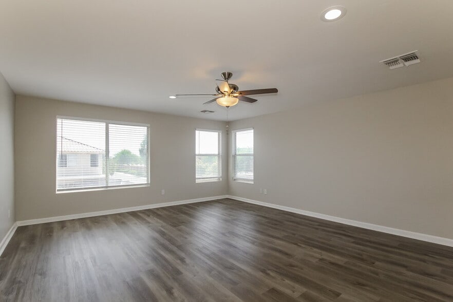 Building Photo - 12249 W Larkspur Rd