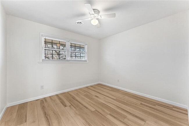 Building Photo - 14791 Dutchmans Dr