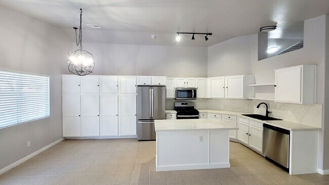 Building Photo - 8840 Spinning Wheel Ave