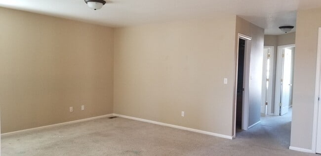 Building Photo - 3 Bedroom + Loft with Main Floor Office and 3 Car Garage!