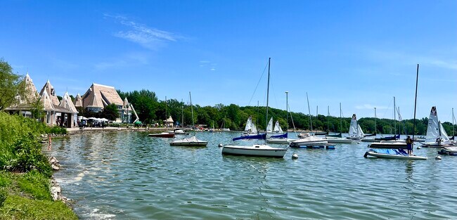 Just a quick walk from the beautiful Lake Harriet - 2800 W 44th St