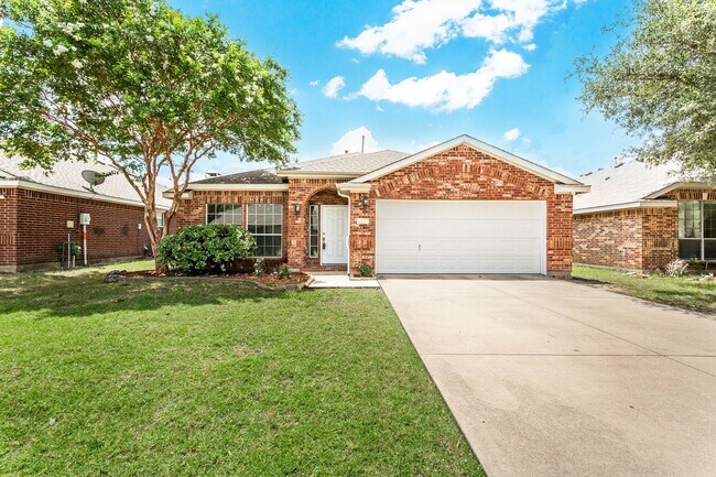 Primary Photo - 4 Bedroom 2 Bath Home for Rent