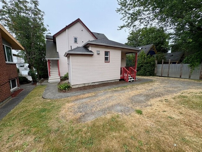 Building Photo - DASILVA RYAN DUPLEX