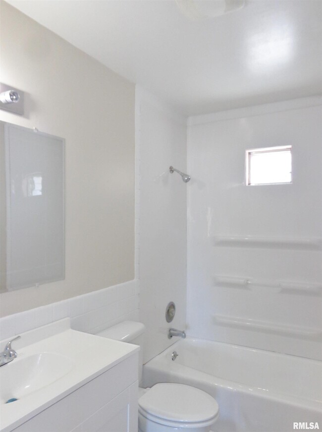 Building Photo - 4733 W Merol Ct