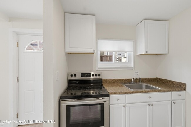 Building Photo - 43-47-47 Tinker St