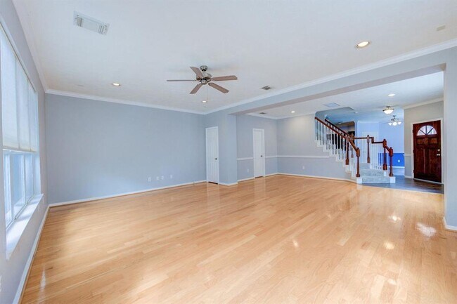 Building Photo - 5411 Kiam St