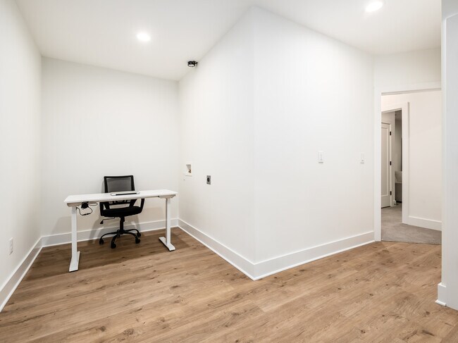 Building Photo - 1163 Perry St