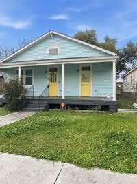Building Photo - 1656 Pleasure St