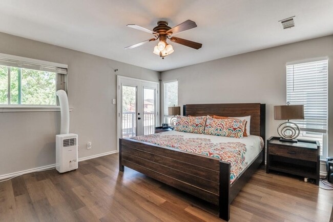 Building Photo - 552 Josephine St