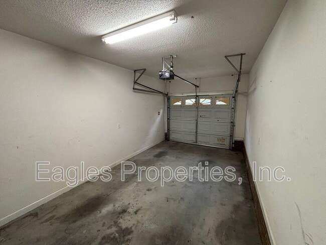 Building Photo - 302 S Harding Dr
