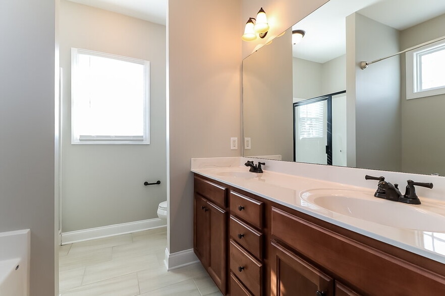 Building Photo - 152 Colson Dr