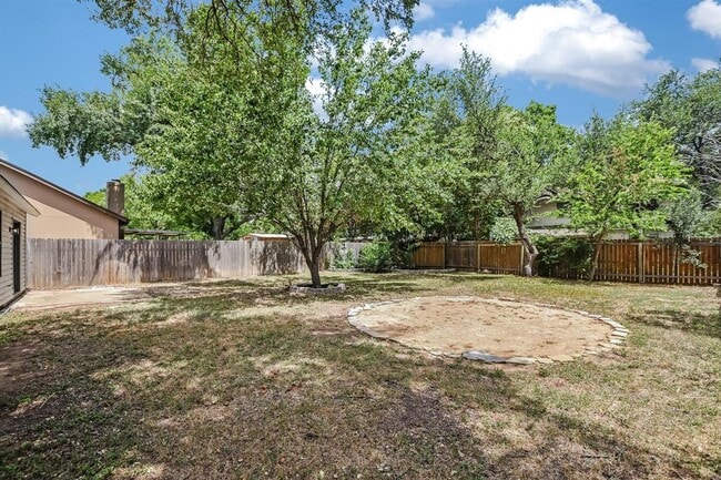 Building Photo - 1305 Elm Forest Dr