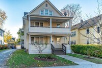 Building Photo - 42-44-44 Narragansett St