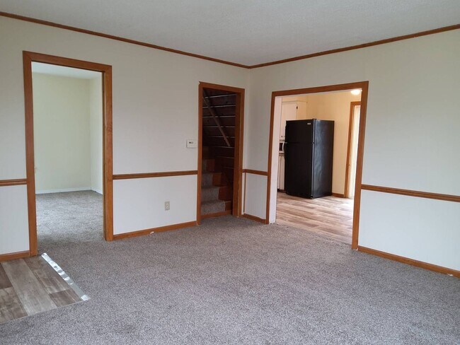 Building Photo - 2 Bedroom Single Family Home in Syracuse!