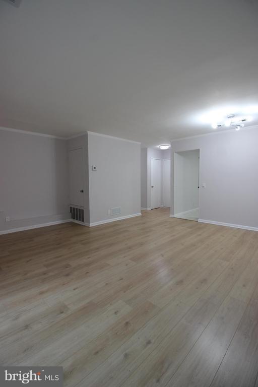 Building Photo - 2432 Glengyle Dr