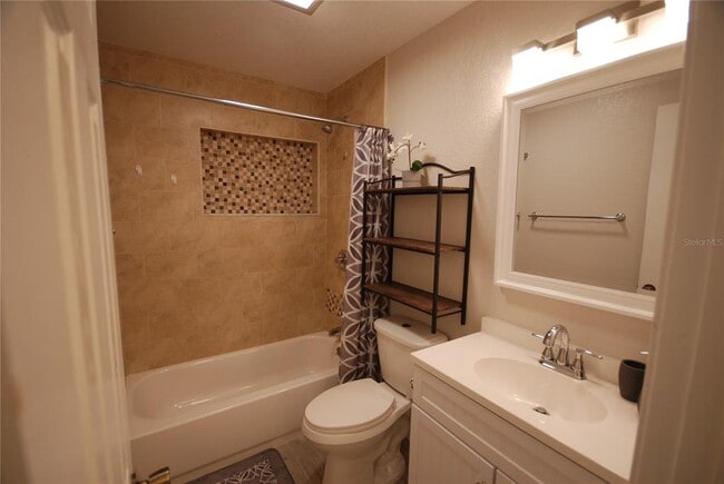 Building Photo - 6515 La Mesa Cir