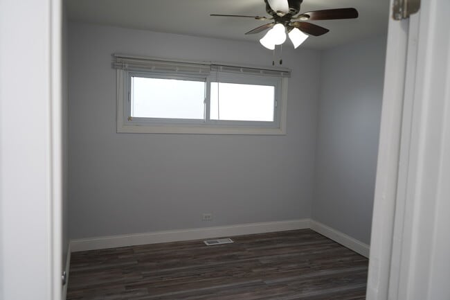 Building Photo - 8660 Frontage Rd