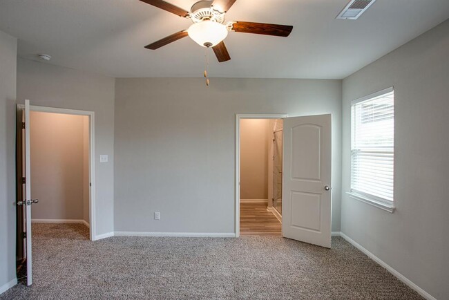 Building Photo - 257 Mount Vernon Way