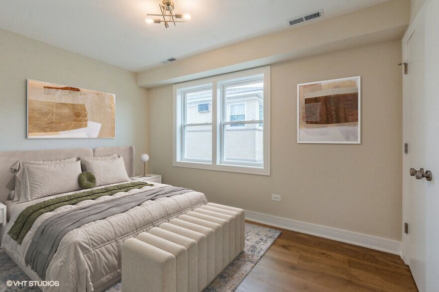 Building Photo - 7026 W Diversey Ave