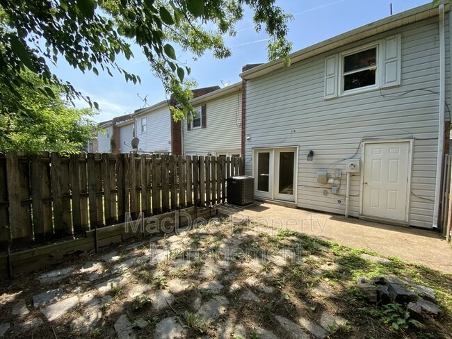 Building Photo - 128 Hickok Cir