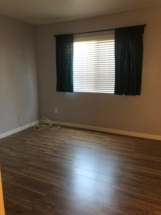 Building Photo - 1130 W Blaine St