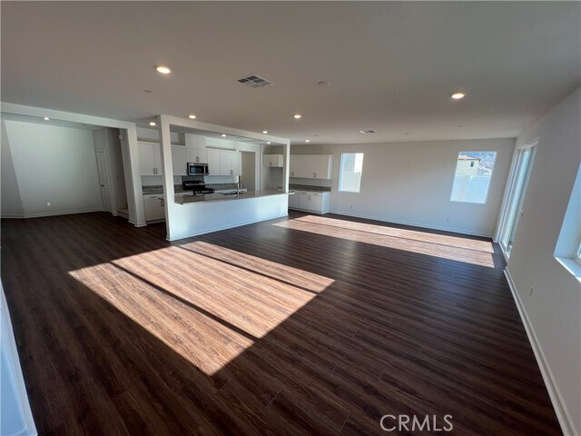 Building Photo - 25783 Branson Dr