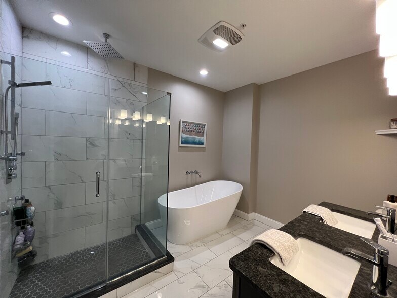 Building Photo - 428 Lackawanna Ave