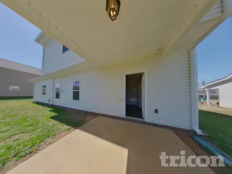 Building Photo - 920 Beverly Ct