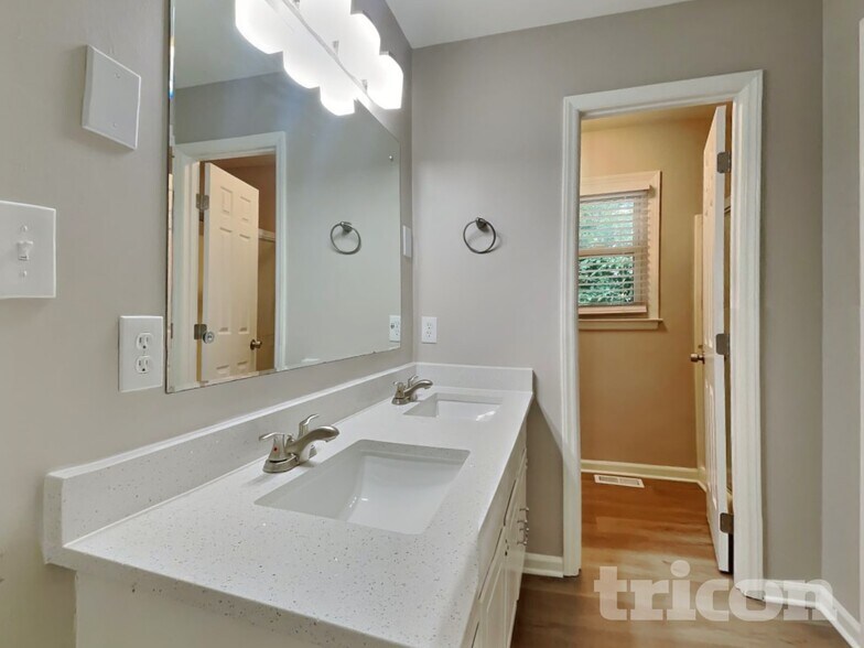 Building Photo - 2309 Pastille Ln