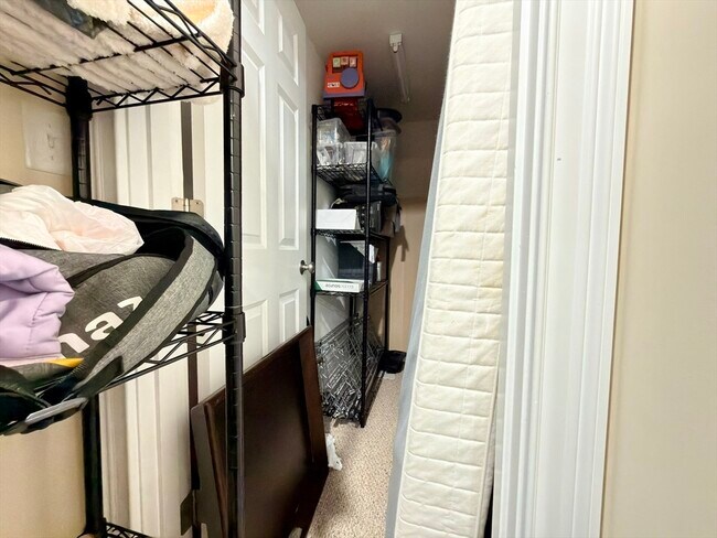 Building Photo - 143 Broad St