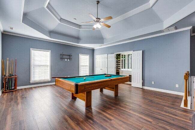 Building Photo - Spacious Spring Hill Rental in Sought-After Wades Grove Community